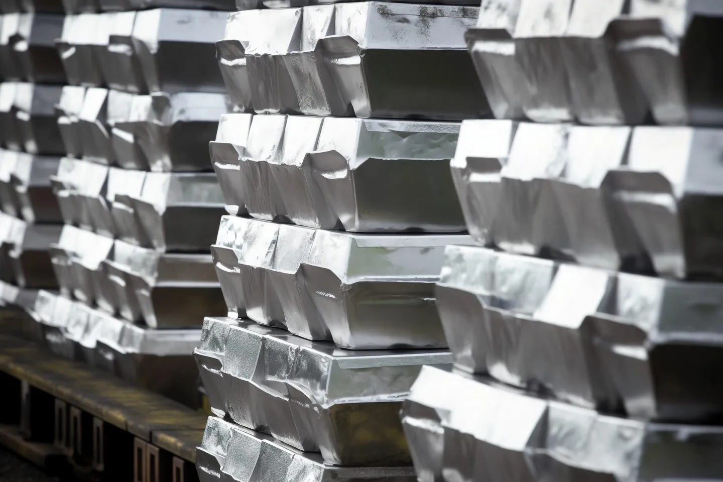 Steel Supply in the 2026 Aluminum Crisis